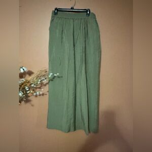 🌈4/$8🌈NWOT green wide leg pants